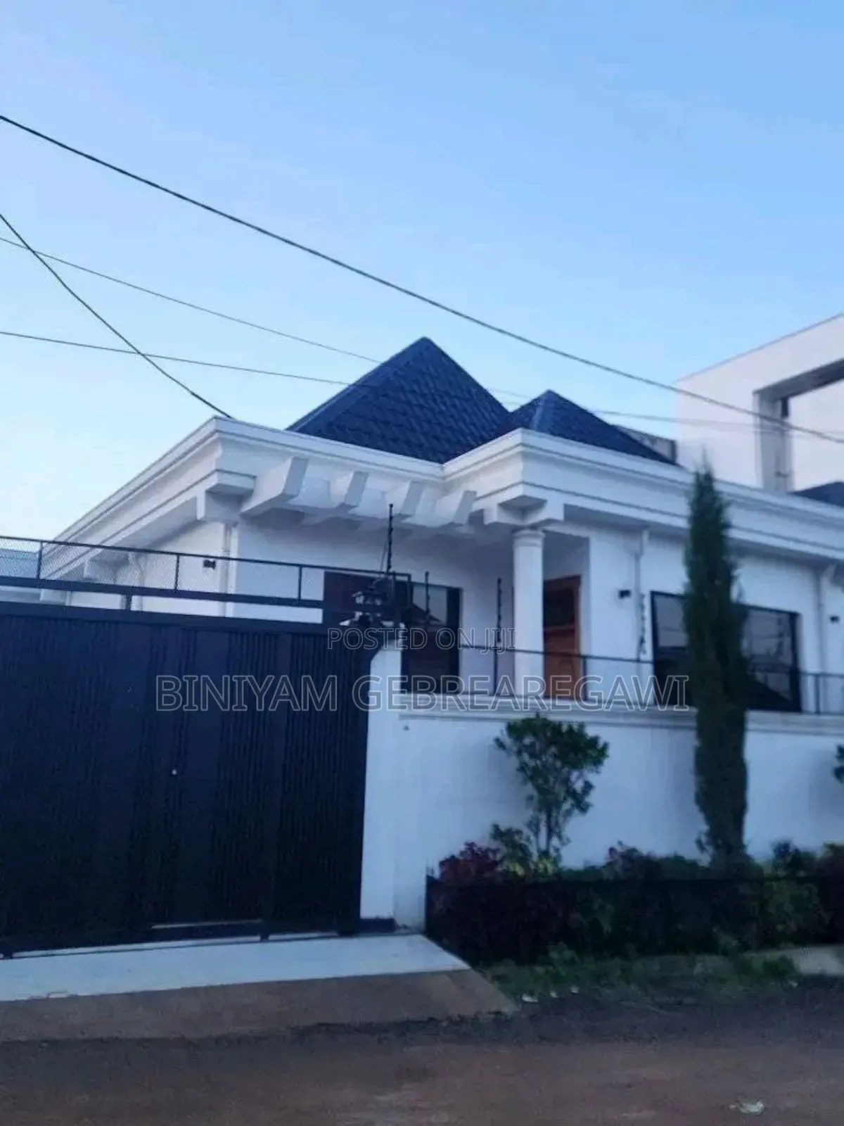 5bdrm Villa in House, Yeka for rent
