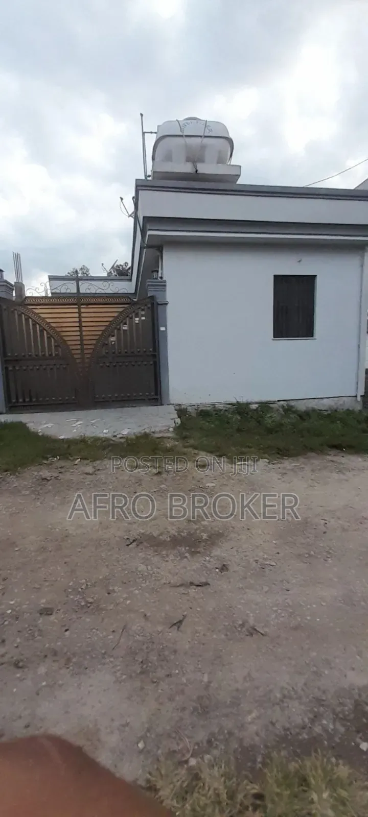 Furnished 3bdrm House in Akak, Akaky Kaliti for sale