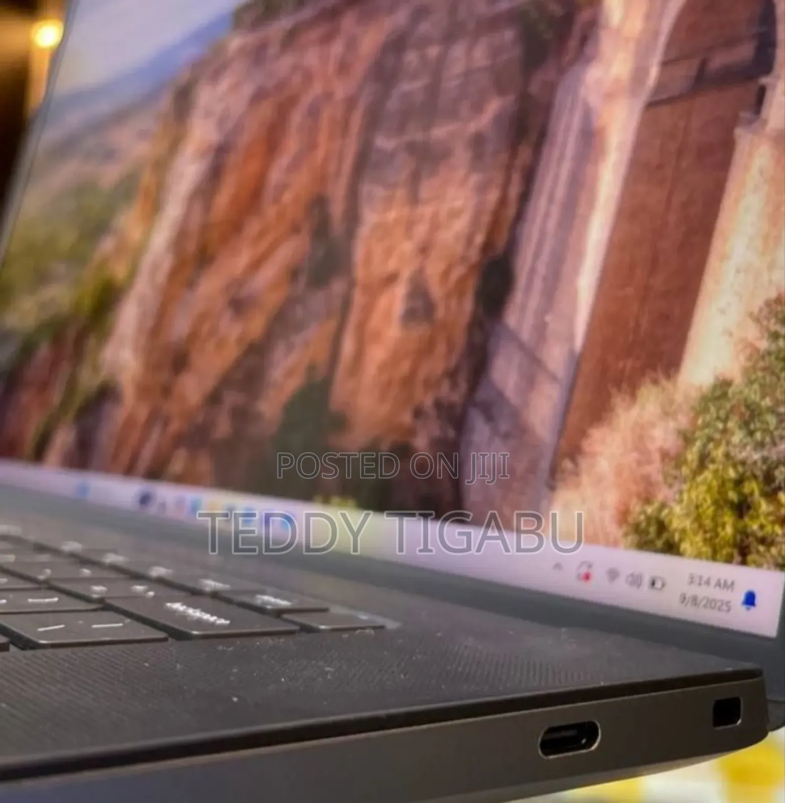 New Laptop Dell Precision 5690 16GB Intel Core Ultra 7 SSD 32GB