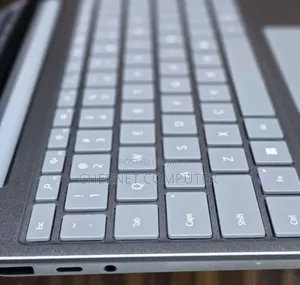 New Laptop Microsoft Surface 8GB Intel Core I5 SSD 256GB