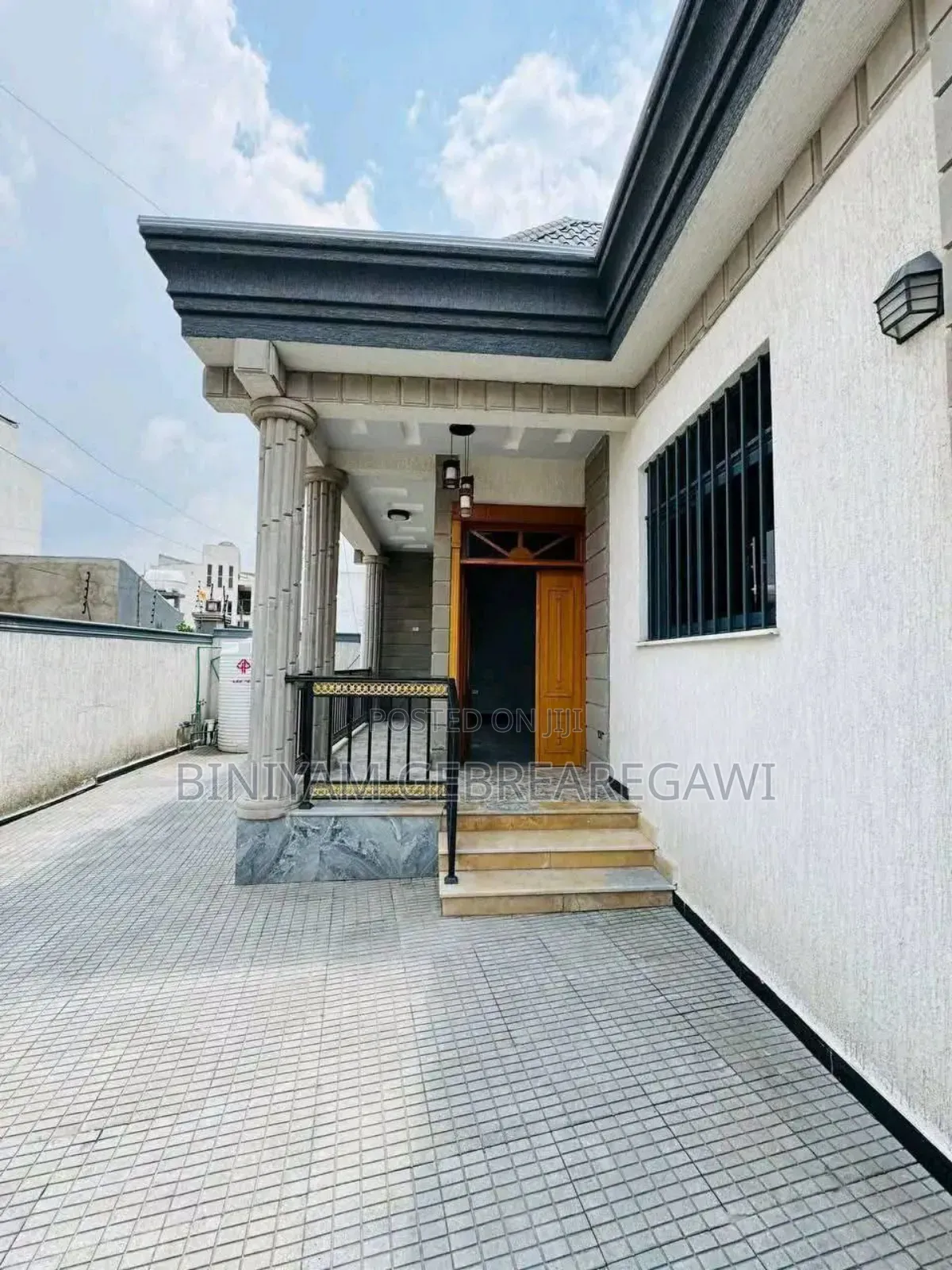 5bdrm Villa in House, Yeka for rent