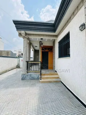 5bdrm Villa in House, Yeka for rent