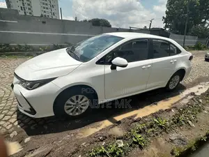 Toyota Corolla SE 2022 White
