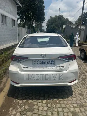 Toyota Corolla SE 2022 White