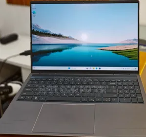 Photo - New Laptop Dell 16GB Intel Core I7 SSD 512GB