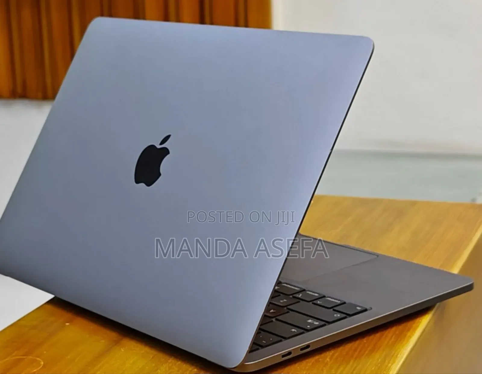 New Laptop Apple MacBook Pro 2020 8GB Intel Core I5 SSD 256GB
