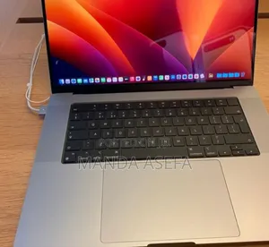 Photo - New Laptop Apple MacBook Pro 2017 16GB Intel Core I7 SSD 1T