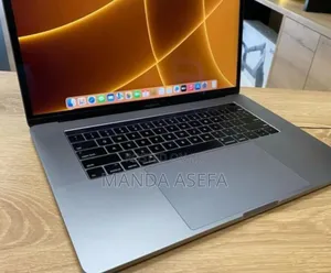 New Laptop Apple MacBook Pro 2017 16GB Intel Core I7 SSD 1T
