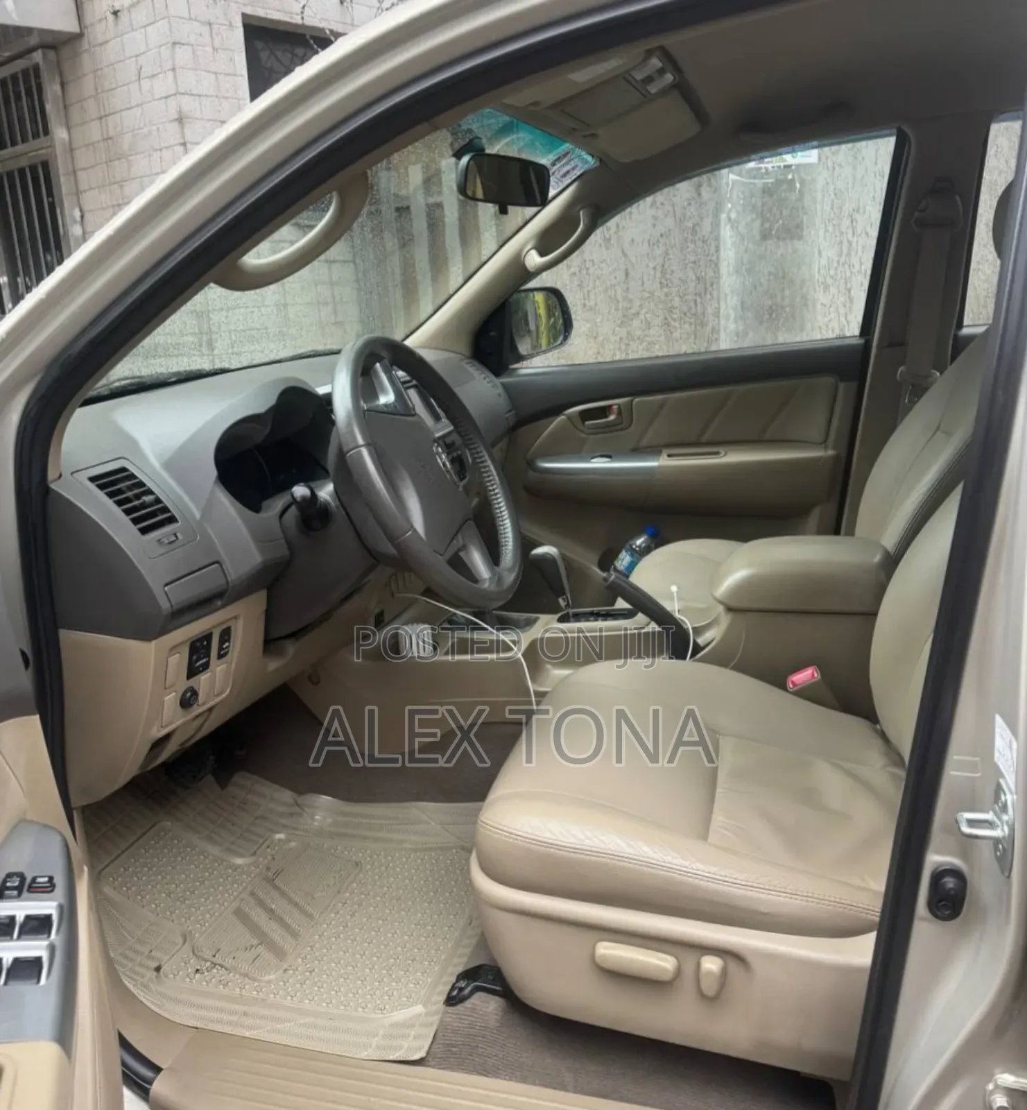 Toyota Hilux 2015 Gold