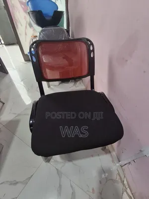 Second Hand Women Beuty Saloon