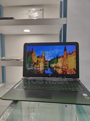 Photo - Laptop HP Pavilion 15 12GB Intel Core I5 HDD+SSD 1.5T