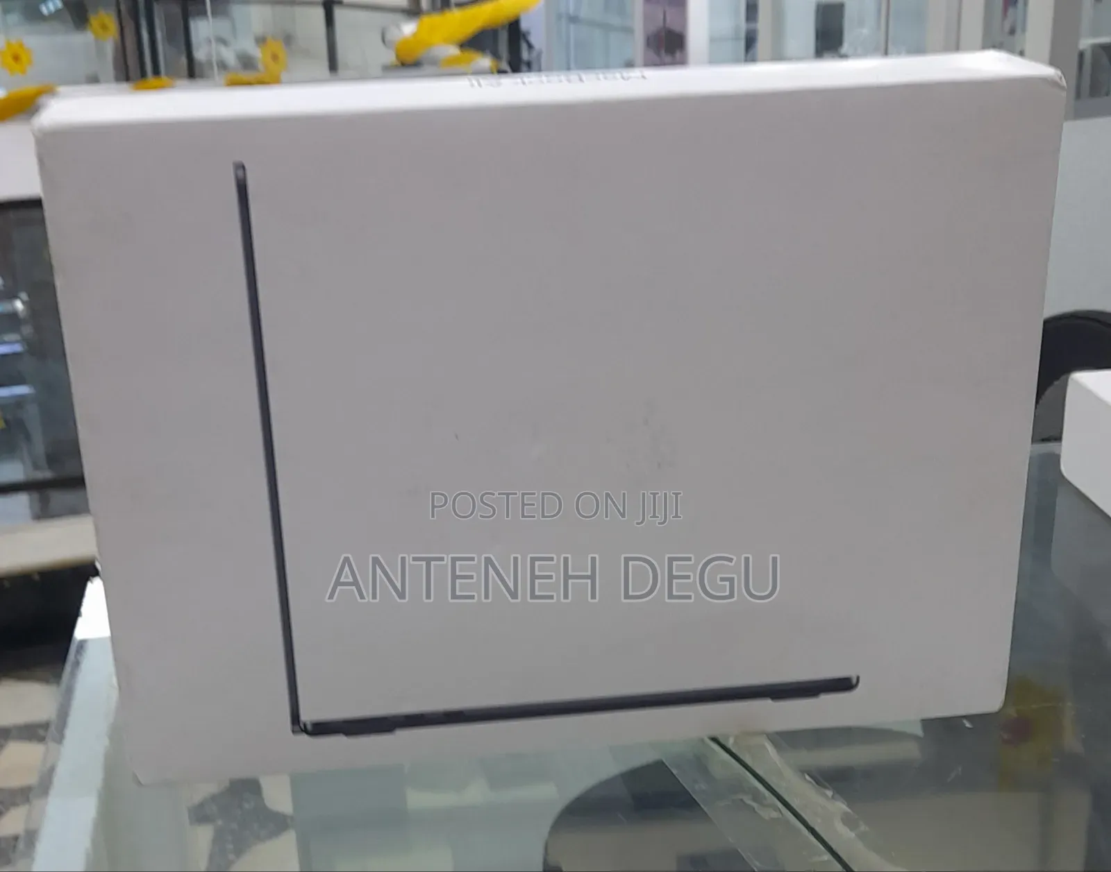 New Laptop Apple MacBook Air 2024 M3 13-Inch 16GB Apple M3 SSD 256GB