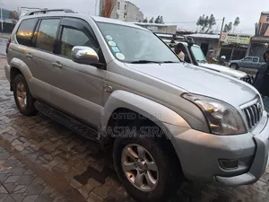 Photo - Toyota Land Cruiser Prado 3.0 D-4D 5dr 2008 Silver