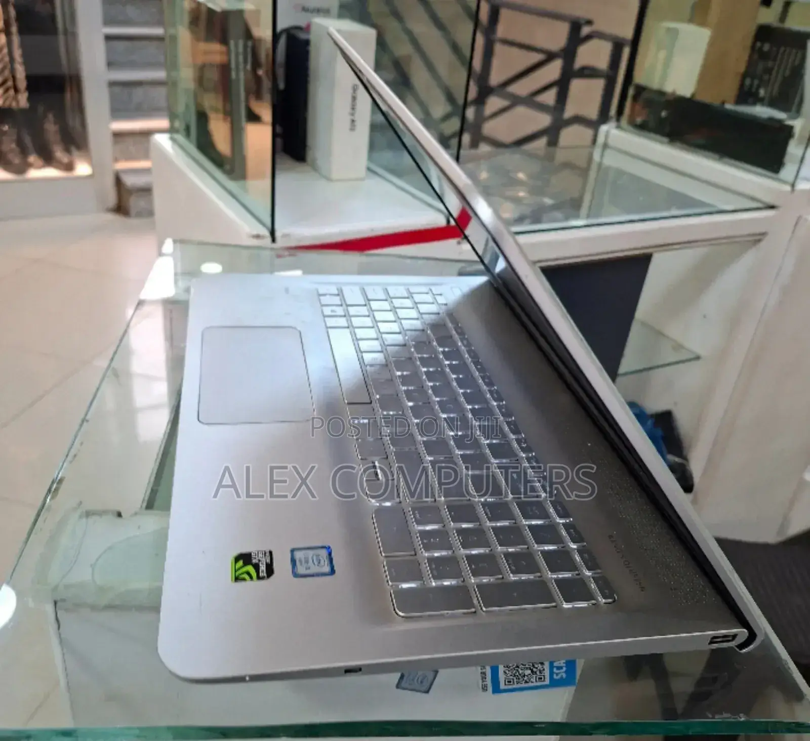 New Laptop HP Envy X360 12GB Intel Core I5 HDD 1T