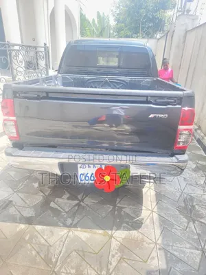 Toyota Hilux 2013 Black