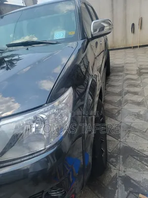Photo - Toyota Hilux 2013 Black