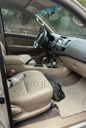 Toyota Hilux 2015 Silver