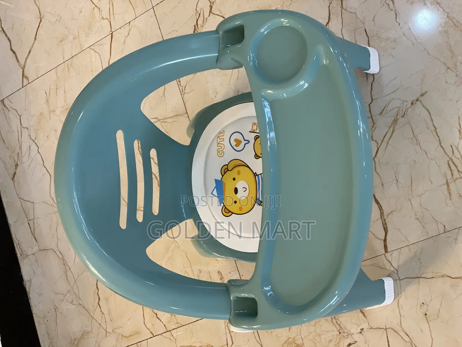 መመገቢያ እና መቀመጫ በ 1