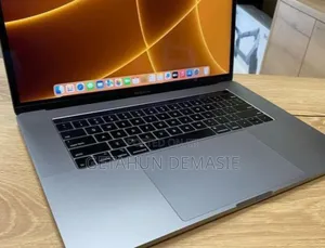 New Laptop Apple MacBook Pro 2017 16GB Intel Core I7 SSD 1T