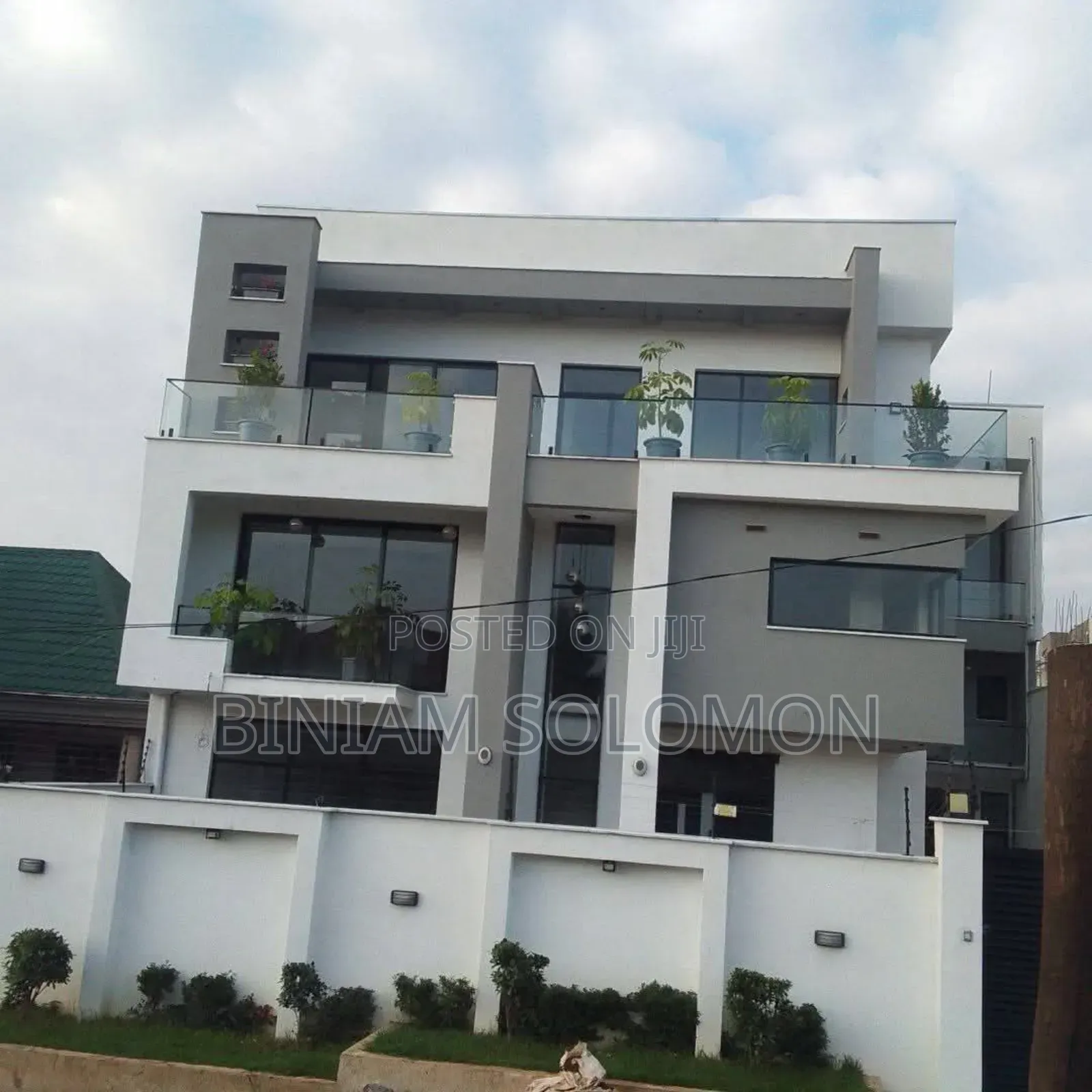 5bdrm Villa in Bole for sale