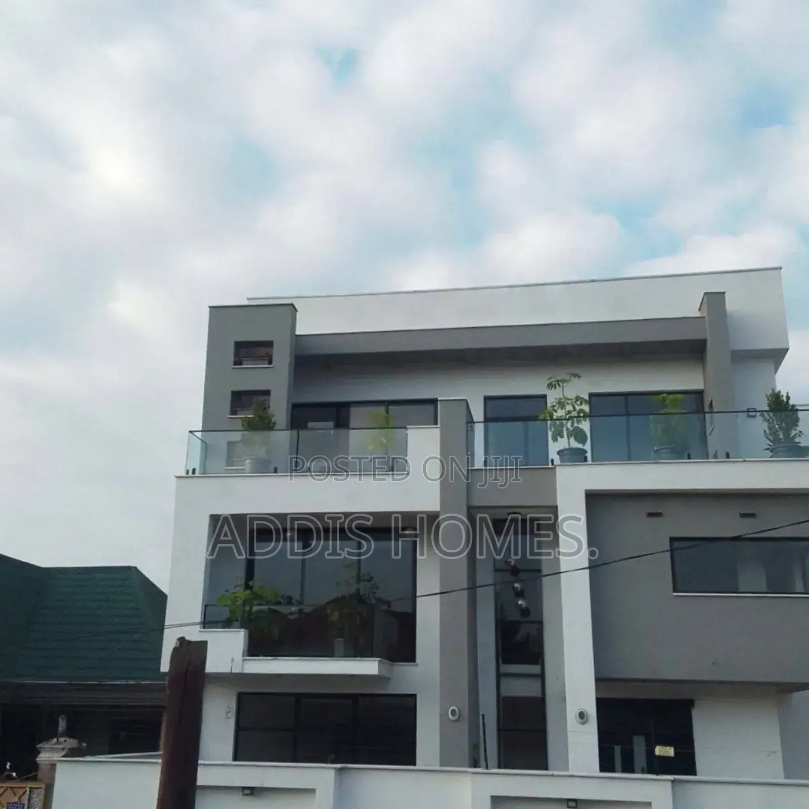 5bdrm Villa in Bole for sale