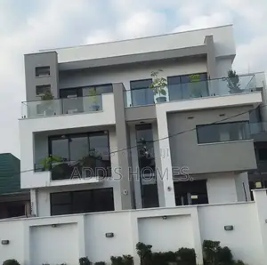 5bdrm Villa in Bole for sale