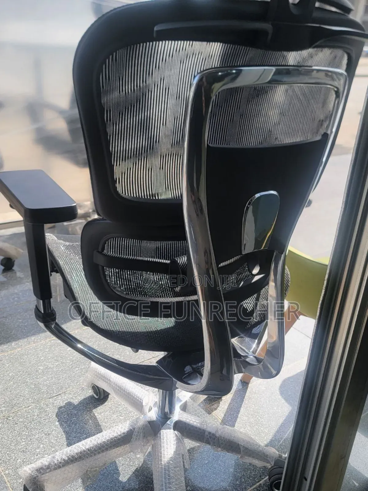 Mangerle Erigononci Chairs