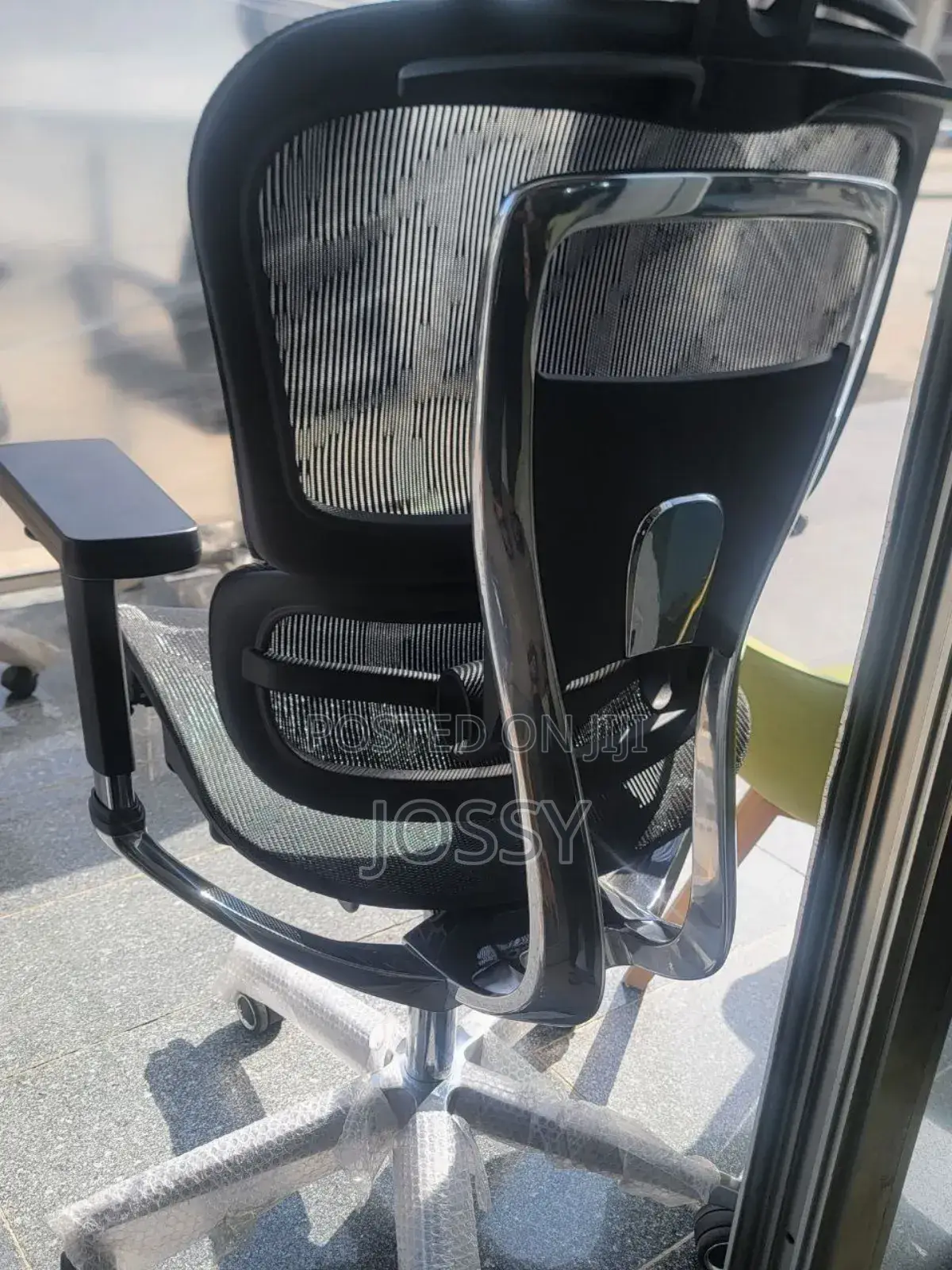 Mangerle Erigononci Chairs