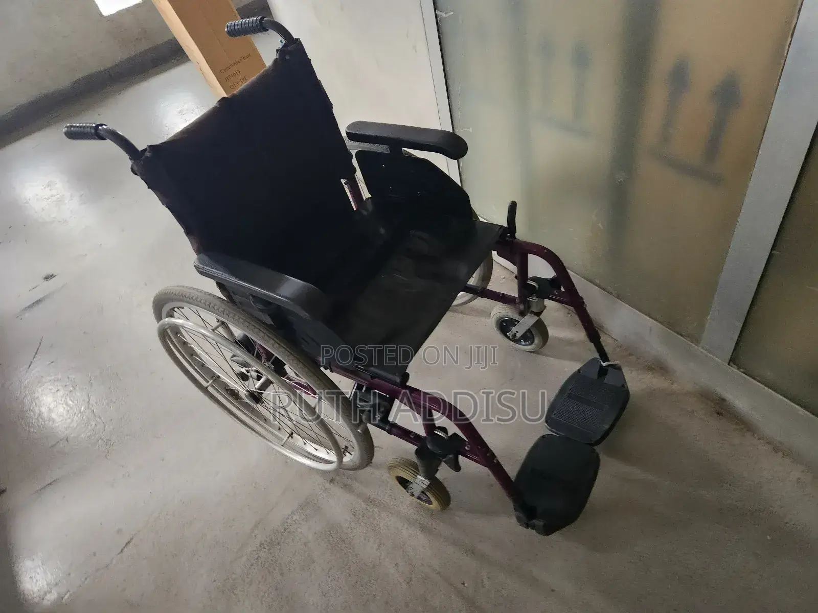 Foldable Used Wheelchair晦暗wheelchair知道wheelchair俠士wheelchair