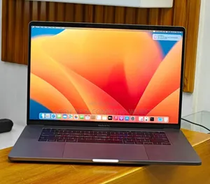 New Laptop Apple MacBook Pro 2017 16GB Intel Core I7 SSD 512GB