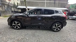Nissan Qashqai 2018 Brown