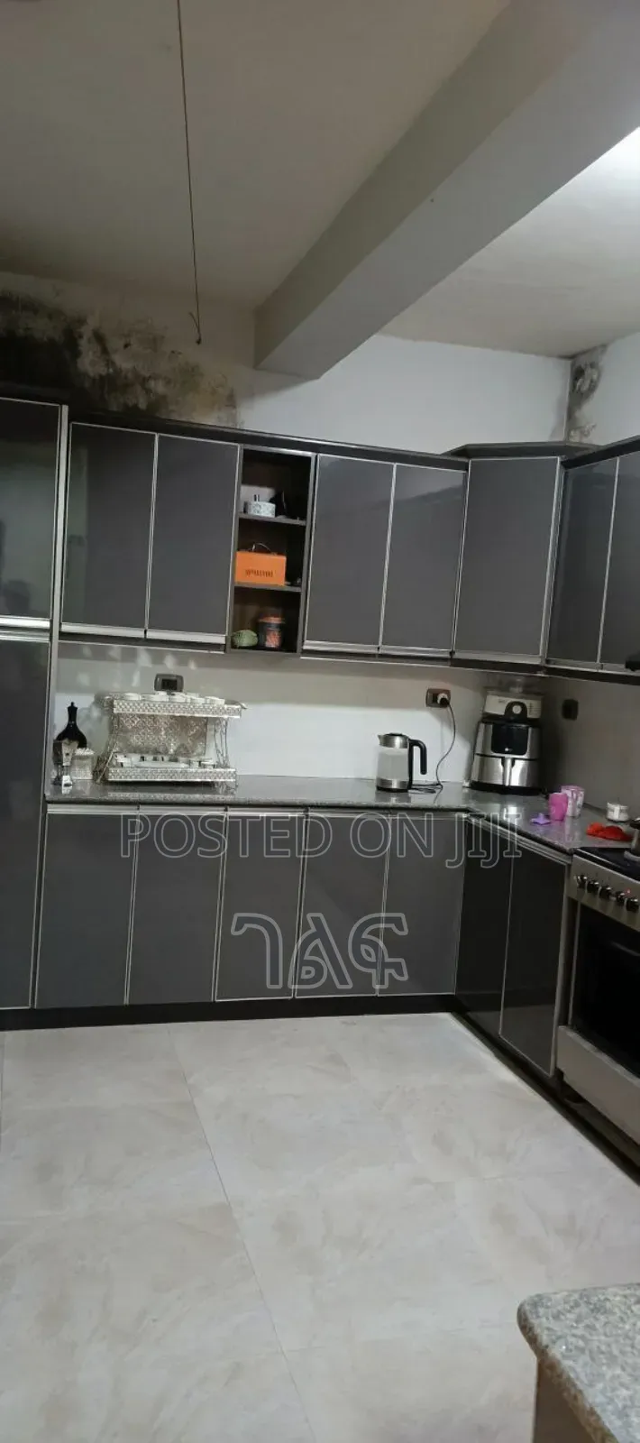 Furnished 7bdrm Apartment in አያት ዲያስፖራ ሰፈር ቅንጡ, Bole for sale