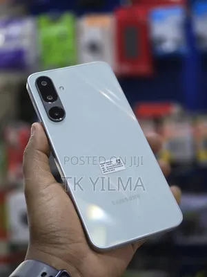 Photo - New Samsung Galaxy M16 128 GB White