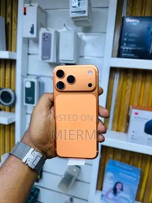 Photo - New Apple iPhone 17 Pro Max 256 GB Orange