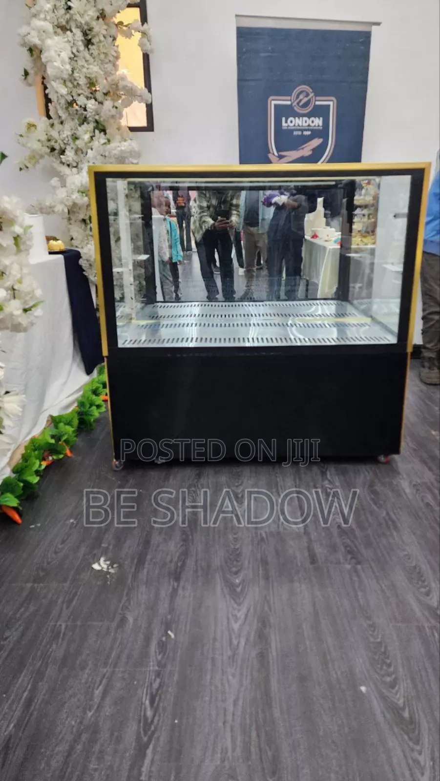 Cake Display Refrigerator