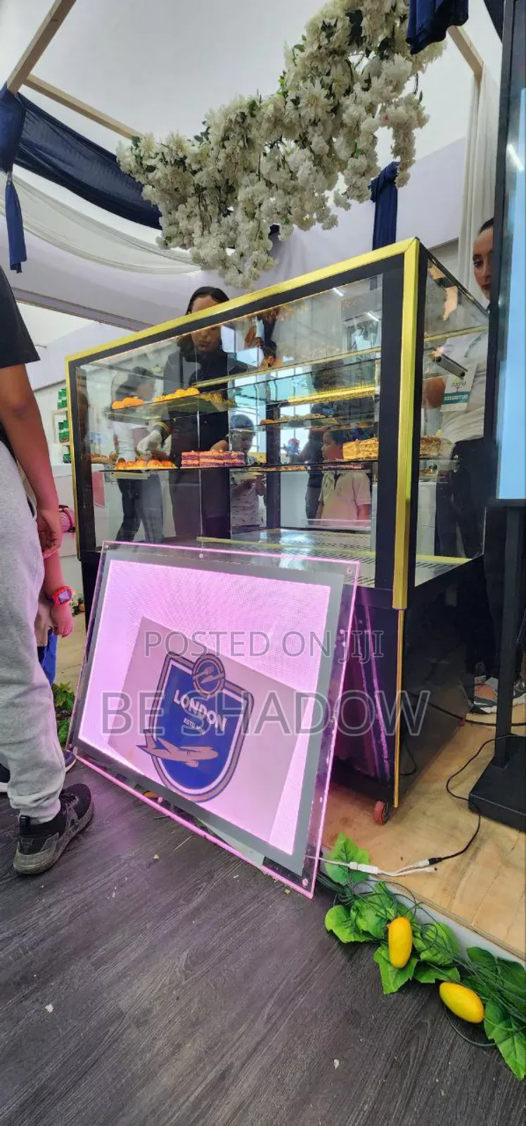 Cake Display Refrigerator