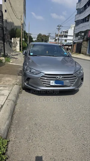 Hyundai Elantra SE Sedan FWD (2.0L 4cyl 6M) 2017 Gray