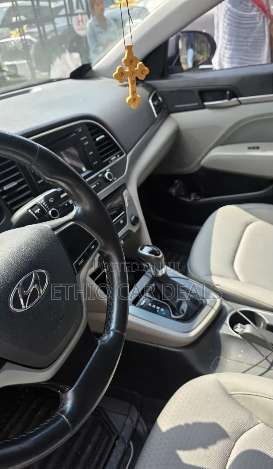 Hyundai Elantra SE Sedan FWD (2.0L 4cyl 6M) 2017 Gray