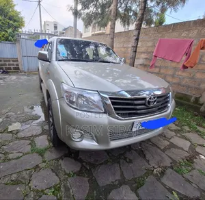 Toyota Hilux 2.5 D-4D 4X4 SRX 2012 Blue