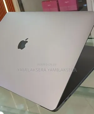 New Laptop Apple MacBook Pro 2019 16GB Intel Core I7 SSD 512GB