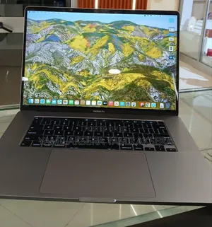 New Laptop Apple MacBook Pro 2019 16GB Intel Core I7 SSD 512GB