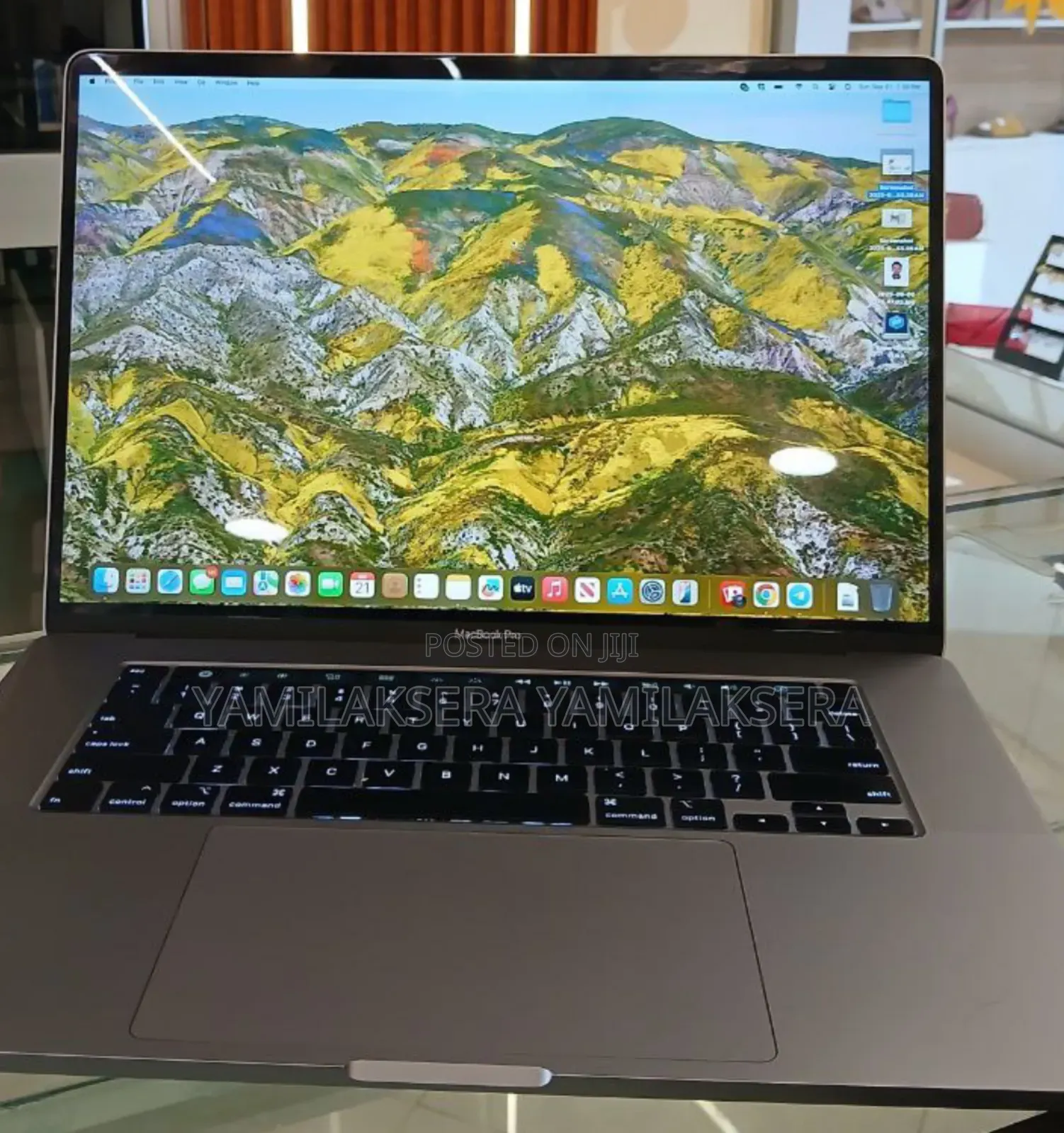 New Laptop Apple MacBook Pro 2019 16GB Intel Core I7 SSD 512GB