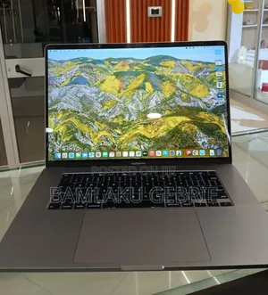 New Laptop Apple MacBook Pro 2019 16GB Intel Core I7 SSD 512GB