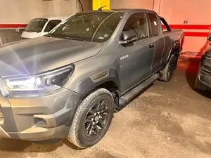 Toyota Hilux 2021 Gray
