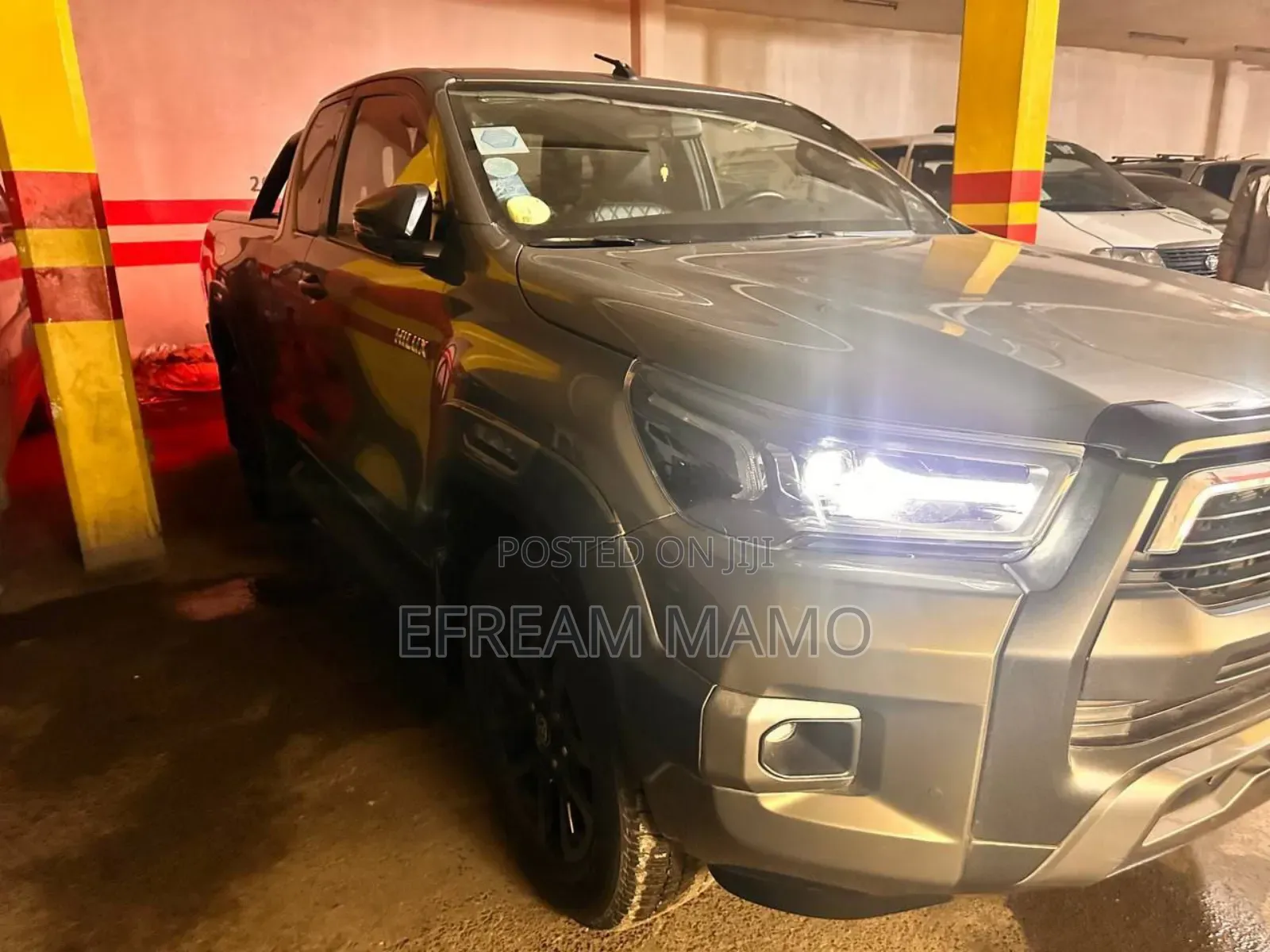 Toyota Hilux 2021 Gray