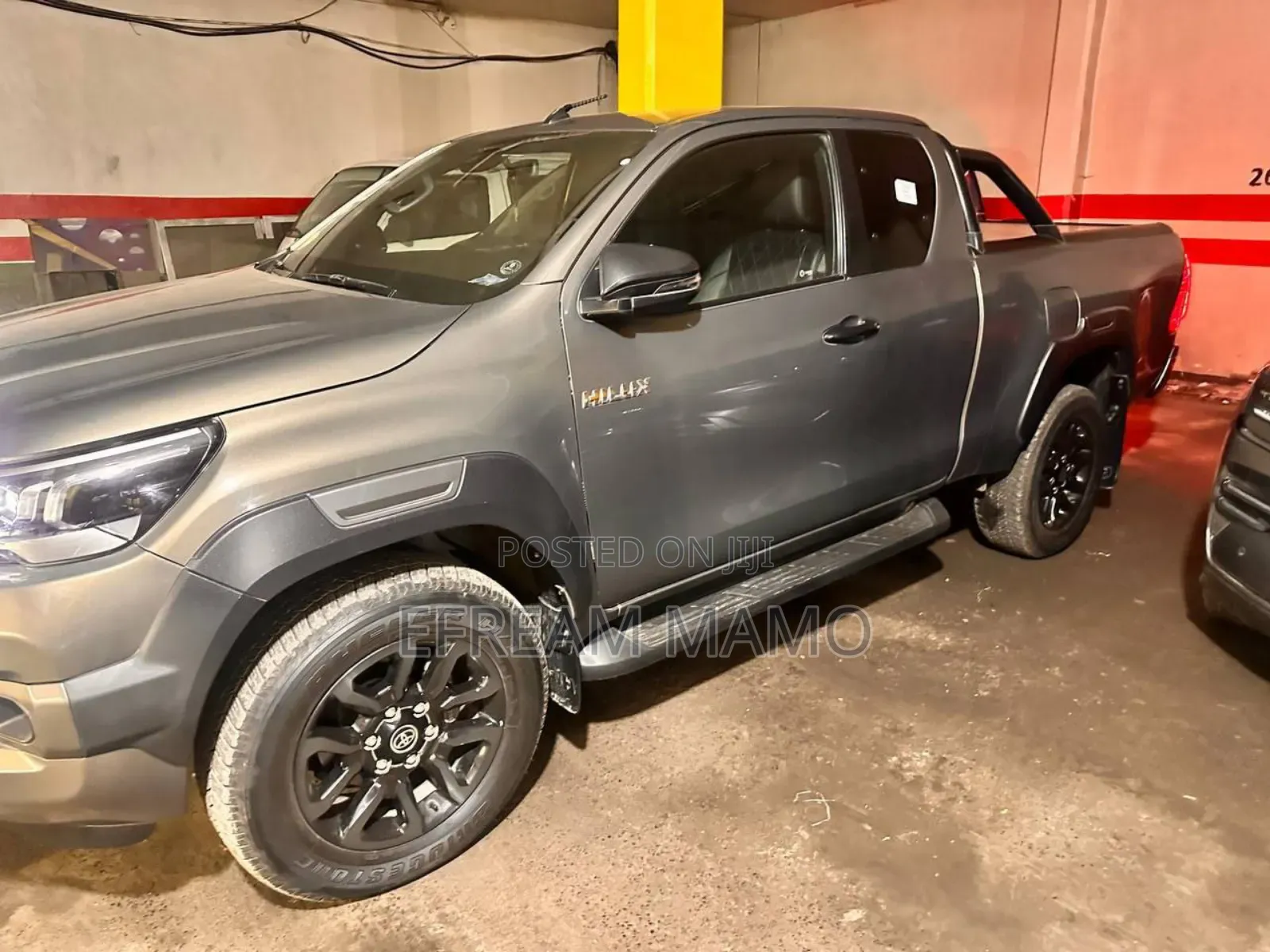 Toyota Hilux 2021 Gray