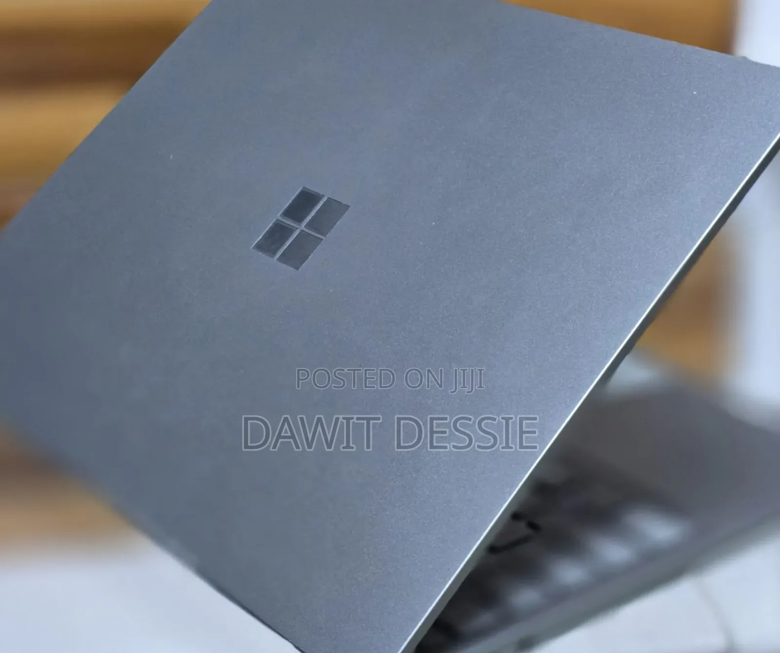 New Laptop Microsoft Surface 8GB Intel Core I5 SSD 256GB