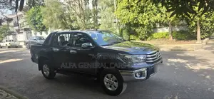 Toyota Hilux 2017 Gray