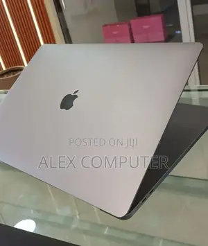 New Laptop Apple MacBook Pro 2017 16GB Intel Core I7 SSD 512GB