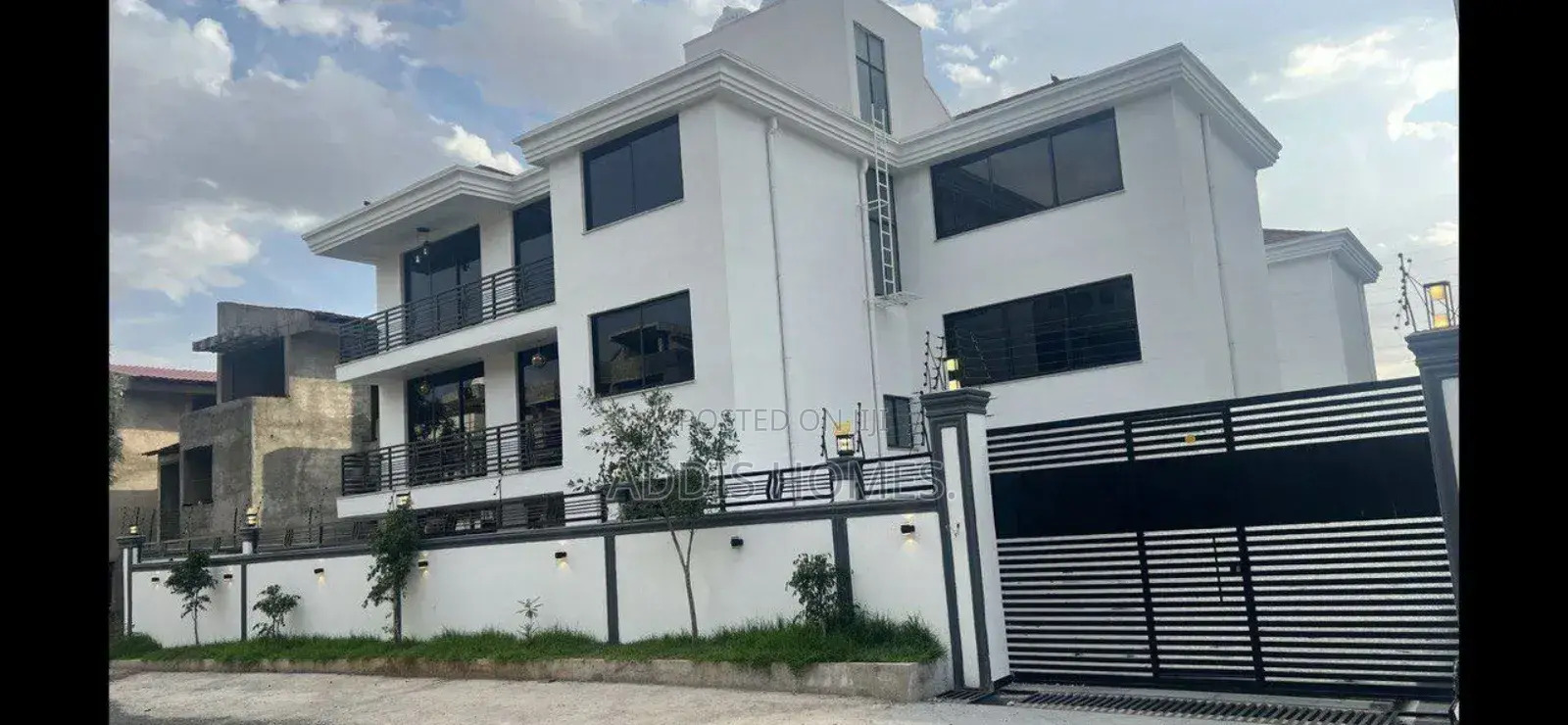 Furnished 6bdrm Villa in Bole for sale